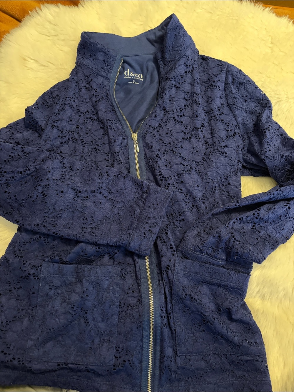 d&e.o. Women's Navy Lace Zip-Up Jacket so small